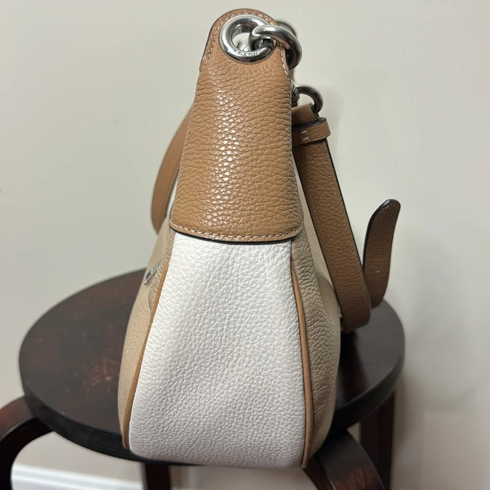 Coach Tan Leather Hobo Beige Handbag‎ Wallet Casual Bag EUC